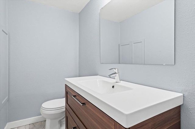 1304 Mariposa DR 156, Austin, TX 78704