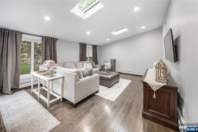 34 Cameron Avenue, Pequannock Township, NJ 07444