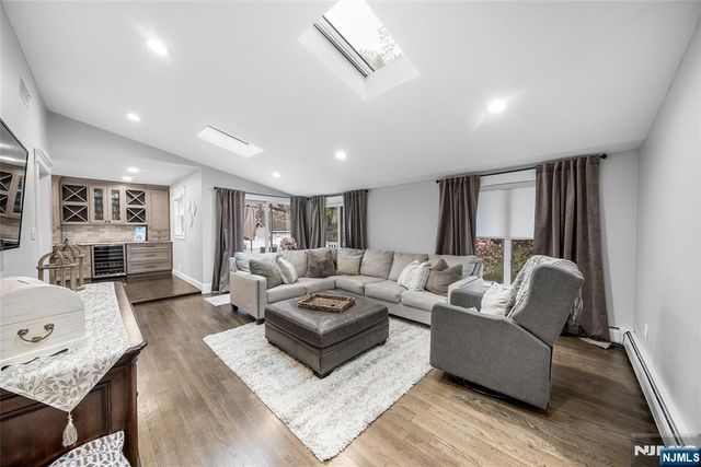 34 Cameron Avenue, Pequannock Township, NJ 07444