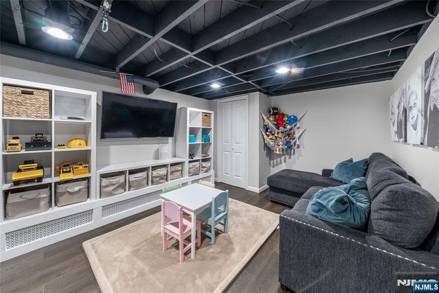 34 Cameron Avenue, Pequannock Township, NJ 07444