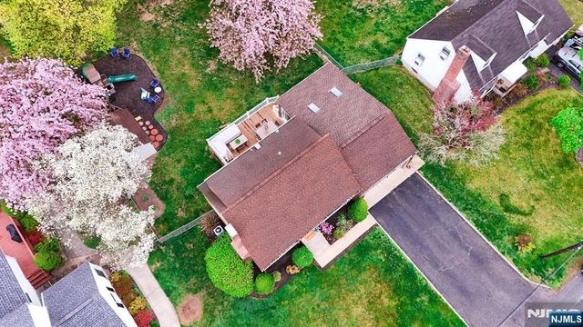 34 Cameron Avenue, Pequannock Township, NJ 07444