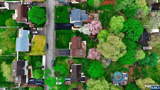 34 Cameron Avenue, Pequannock Township, NJ 07444