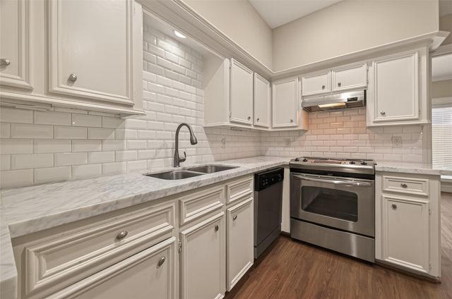 2413 Potomac Drive D, Houston, TX 77057