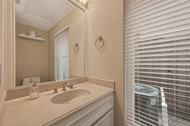 2413 Potomac Drive D, Houston, TX 77057