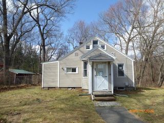 22 Bluemer Rd, Southampton, MA 01073