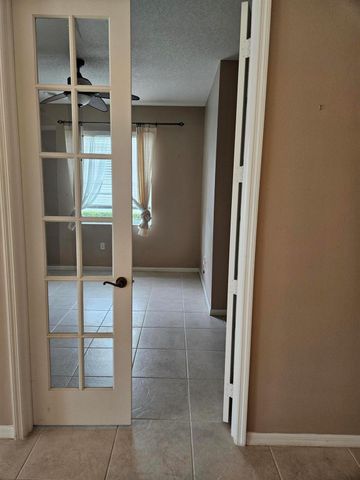 397 SW Lakeforest Way N, Port St Lucie, FL 34986