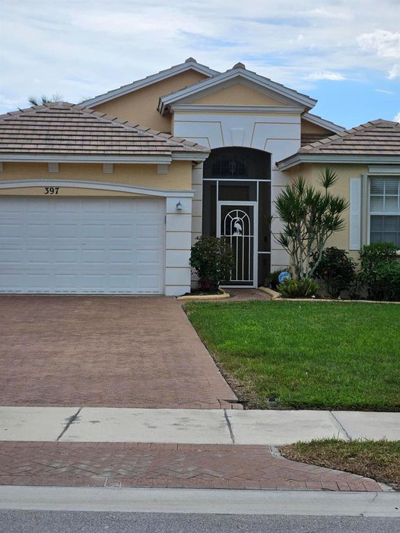 397 SW Lakeforest Way N, Port St Lucie, FL 34986