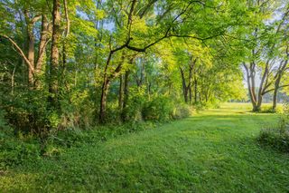 12122 W ST MARTINS ROAD, Franklin, WI 53132
