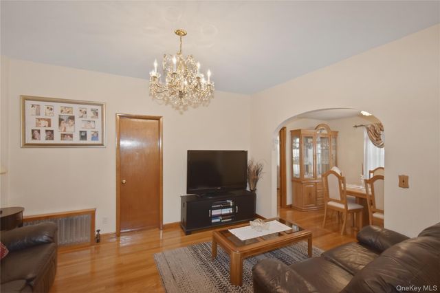 132 Overlook Street, Mount Vernon, NY 10552