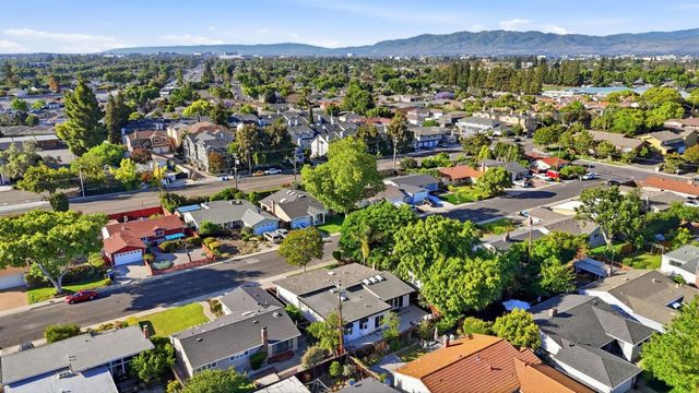 2466 Armstrong, Santa Clara, CA 95050