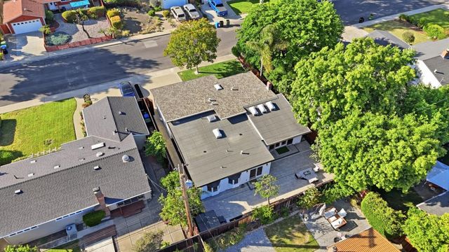 2466 Armstrong, Santa Clara, CA 95050