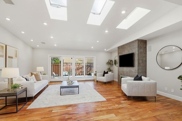 2466 Armstrong, Santa Clara, CA 95050