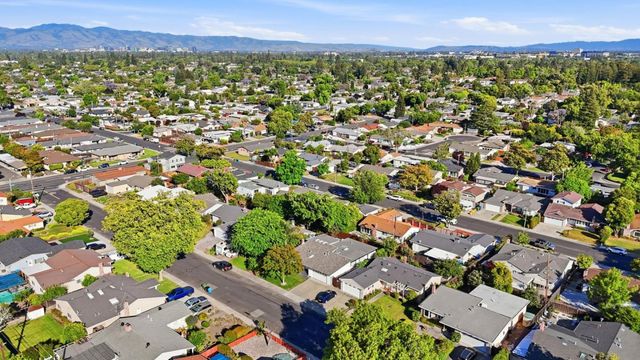 2466 Armstrong, Santa Clara, CA 95050