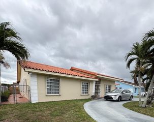 2449 SW 102nd Ct, Miami, FL 33165