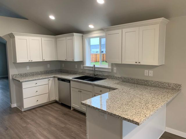 449 Spring Valley Drive, Medford, OR 97501