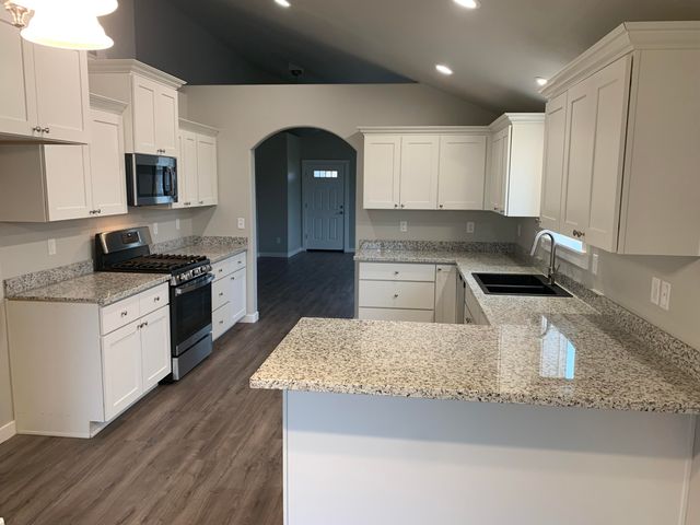 449 Spring Valley Drive, Medford, OR 97501