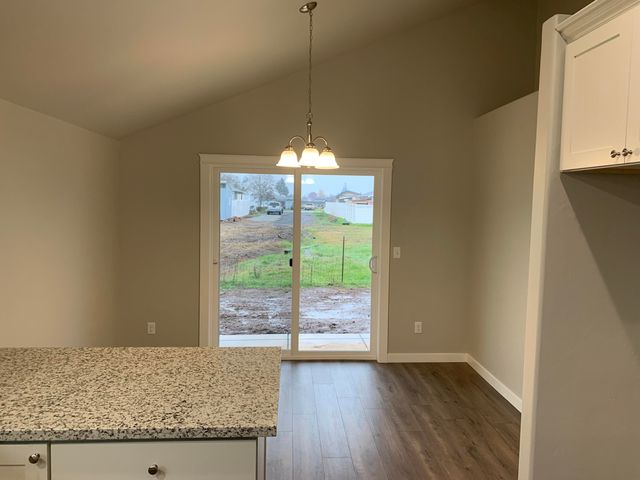 449 Spring Valley Drive, Medford, OR 97501