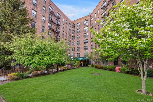 100-25 Queens Boulevard 6E, Forest Hills, NY 11375