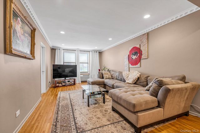 100-25 Queens Boulevard 6E, Forest Hills, NY 11375