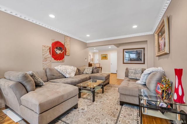 100-25 Queens Boulevard 6E, Forest Hills, NY 11375
