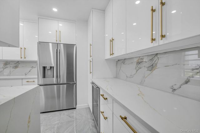 100-25 Queens Boulevard 6E, Forest Hills, NY 11375