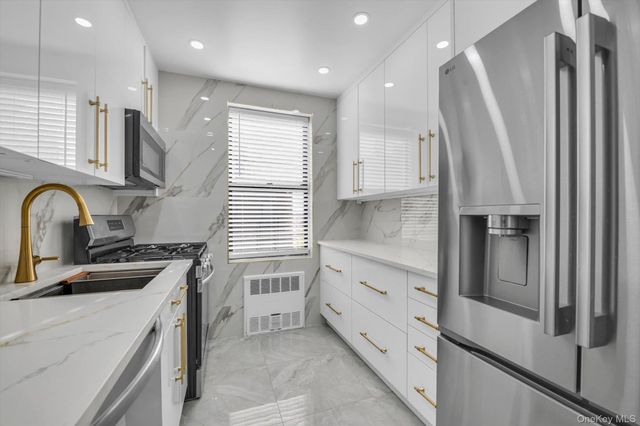 100-25 Queens Boulevard 6E, Forest Hills, NY 11375