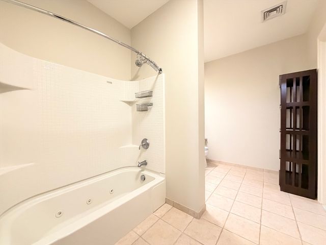 59 Walpole 215, Canton, MA 02021