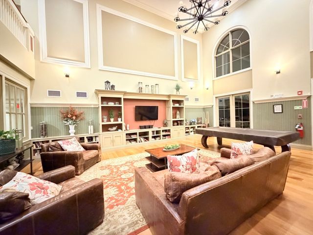 59 Walpole 215, Canton, MA 02021