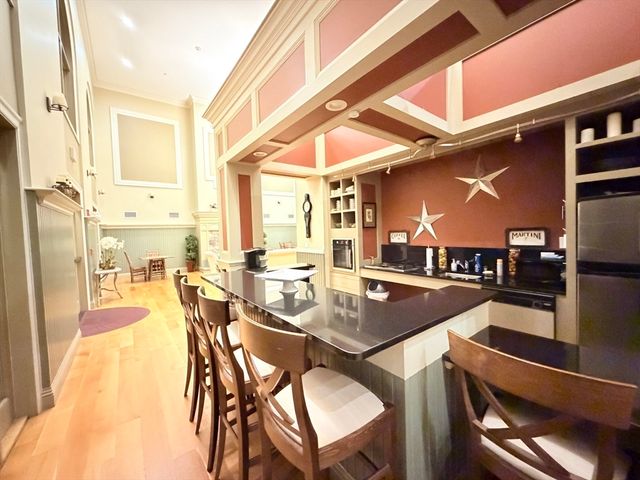 59 Walpole 215, Canton, MA 02021