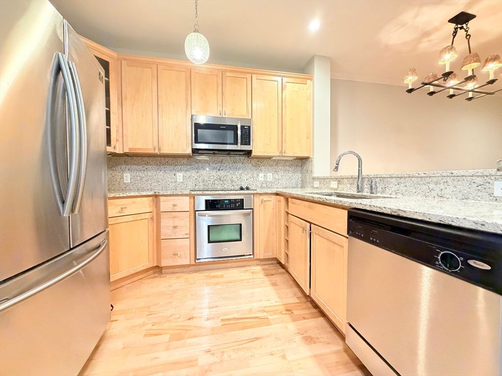 59 Walpole 215, Canton, MA 02021