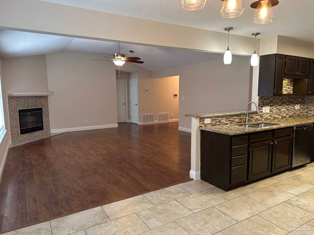 440 Peppertree Tr, Pensacola, FL 32506