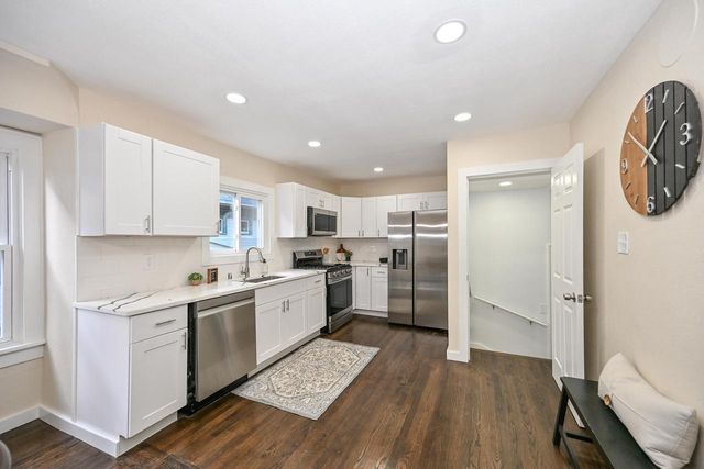 7939 Hillcrest DRIVE, Wauwatosa, WI 53213