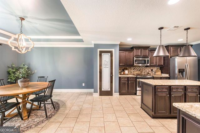 261 Hathersage Drive, Kathleen, GA 31047