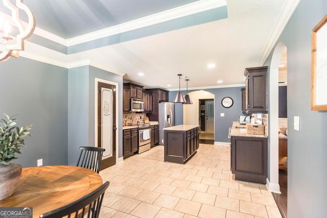 261 Hathersage Drive, Kathleen, GA 31047