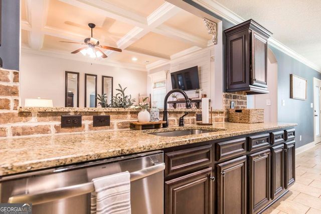 261 Hathersage Drive, Kathleen, GA 31047