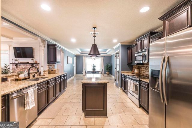 261 Hathersage Drive, Kathleen, GA 31047