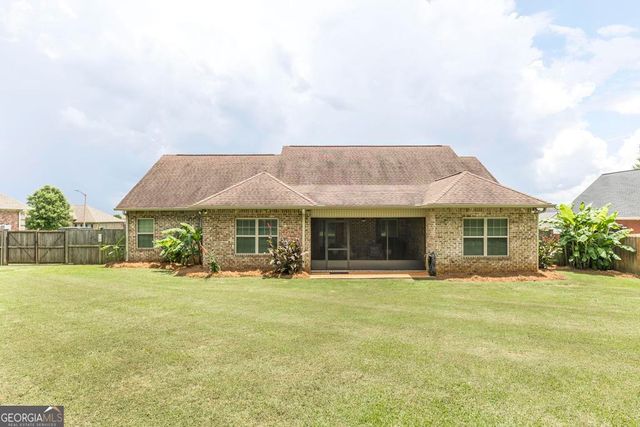 261 Hathersage Drive, Kathleen, GA 31047