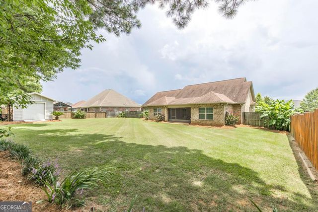 261 Hathersage Drive, Kathleen, GA 31047