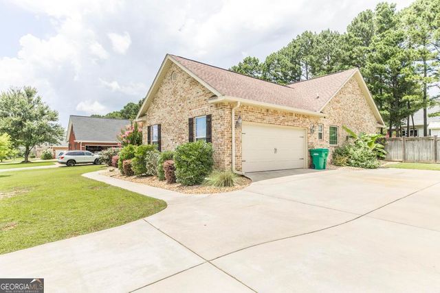 261 Hathersage Drive, Kathleen, GA 31047