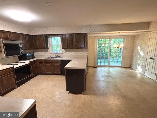 12822 WILLOW GLEN CT, Herndon, VA 20171
