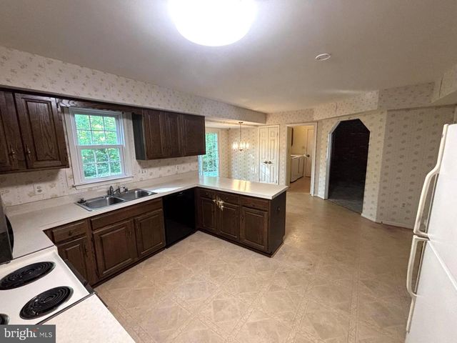 12822 WILLOW GLEN CT, Herndon, VA 20171
