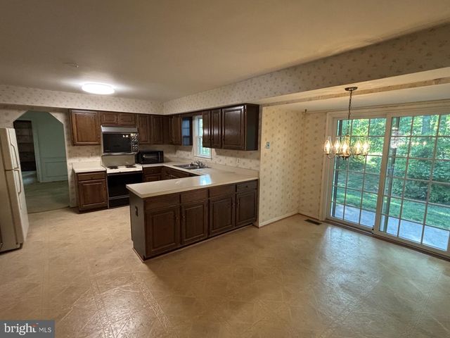 12822 WILLOW GLEN CT, Herndon, VA 20171