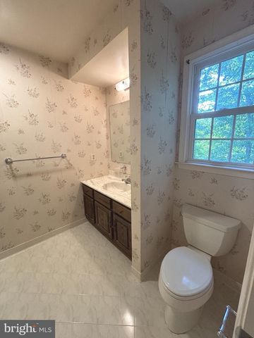 12822 WILLOW GLEN CT, Herndon, VA 20171