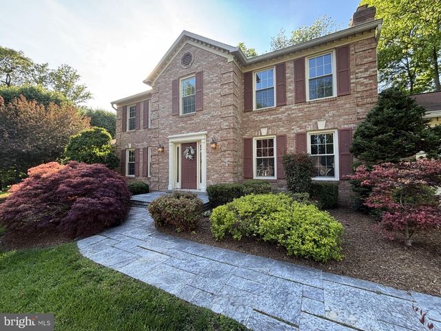 12822 WILLOW GLEN CT, Herndon, VA 20171
