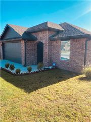 5613 Southwood Avenue, Springdale, AR 72764