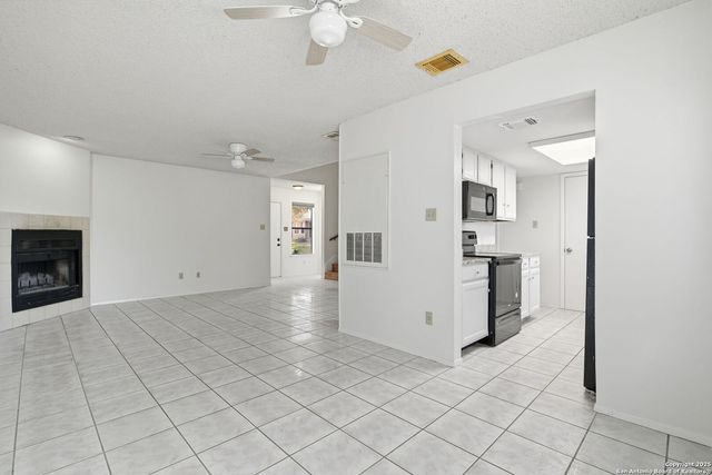 8702 Stream Cir, San Antonio, TX 78250
