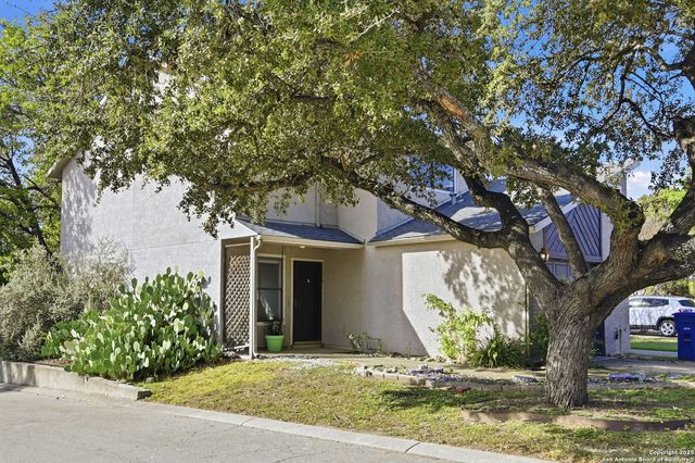 8702 Stream Cir, San Antonio, TX 78250