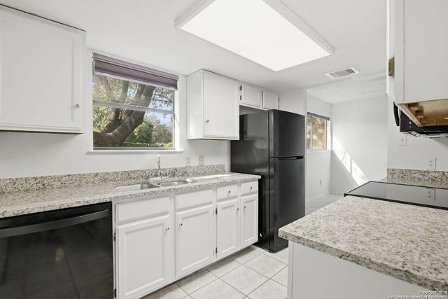 8702 Stream Cir, San Antonio, TX 78250