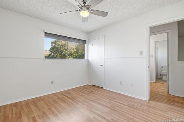 8702 Stream Cir, San Antonio, TX 78250