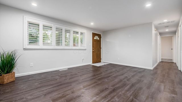 1472 Golding Drive, Reynoldsburg, OH 43068